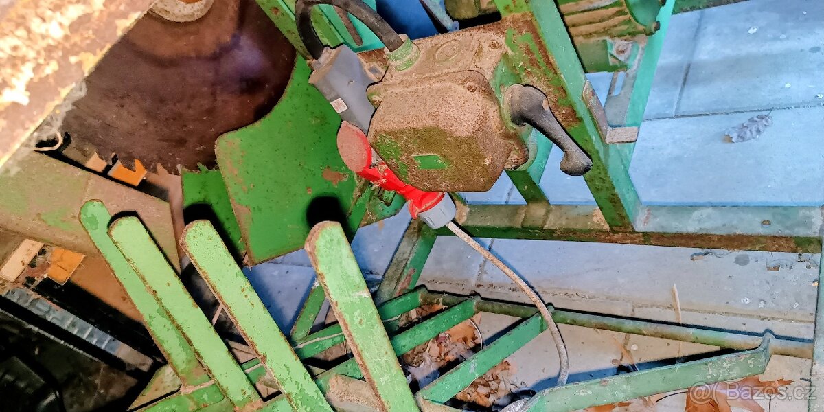 Průmyslová masivní cirkulárka s kolébkou a vrtačkou 380V - 5