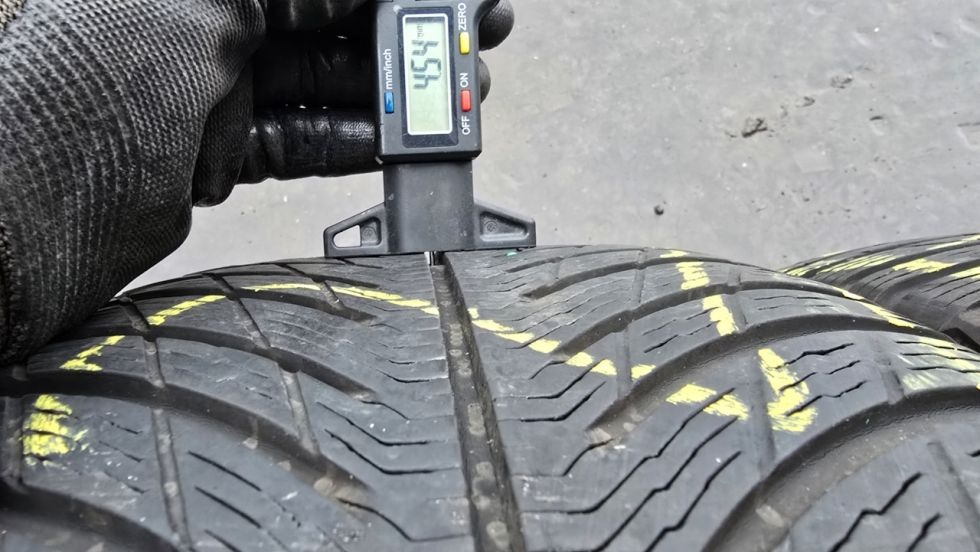 Zimní pneu 225/45/18 Michelin - 5