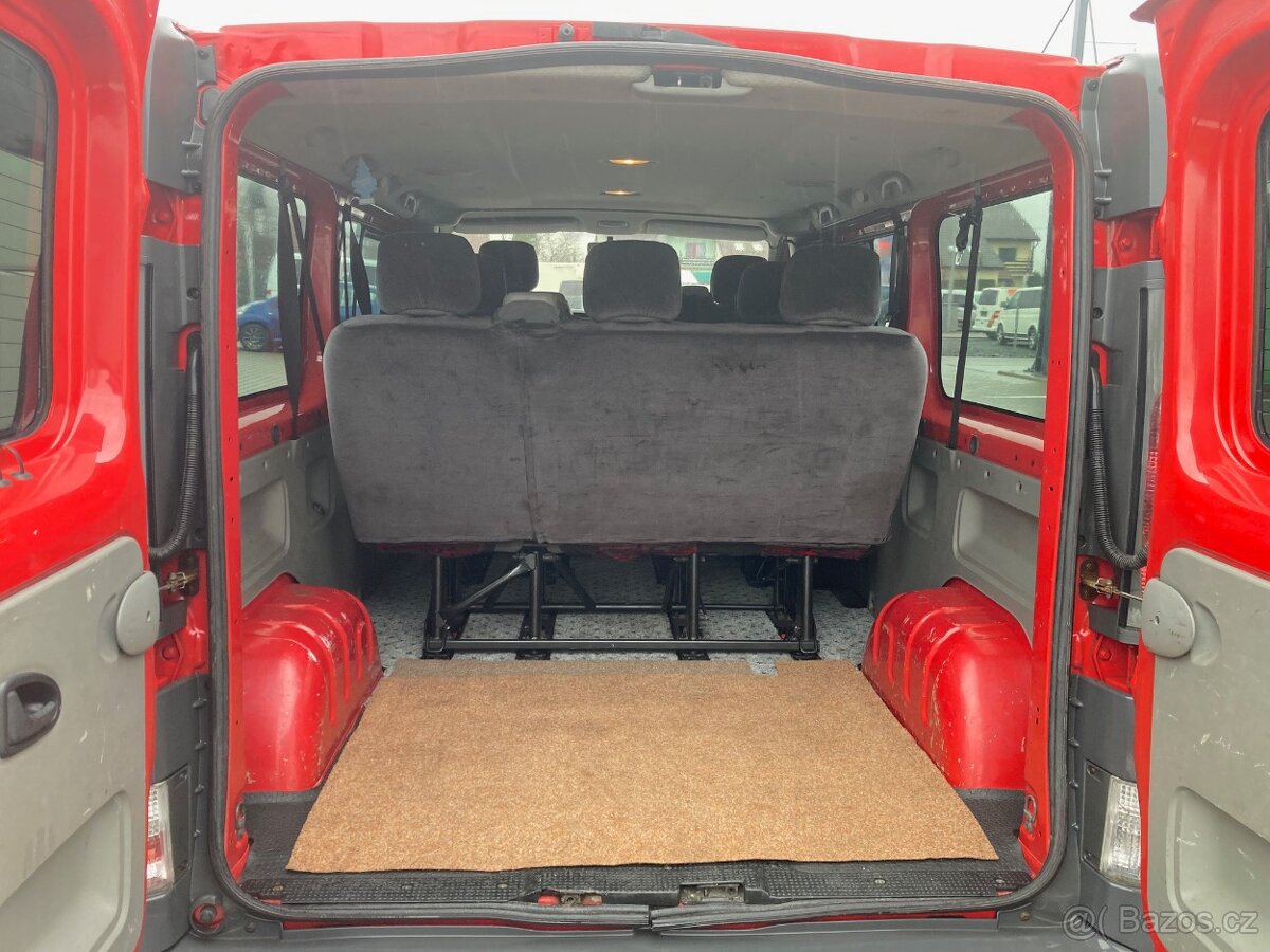 Renault TRAFIC 9 míst (8+1), 1.9dci 74kw, rok 2003 - 5