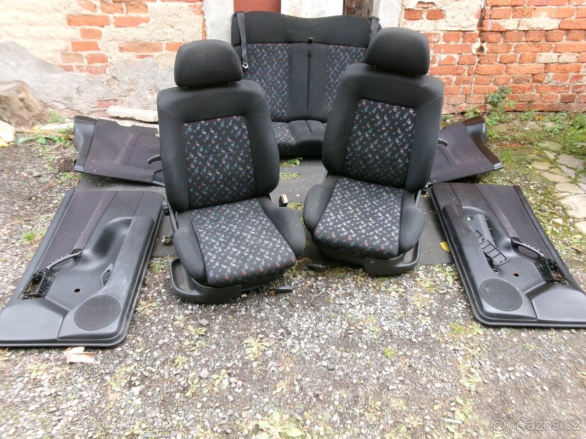 VW GOLF 3 , 3,5 - interier , sedačky, tapeci - 5
