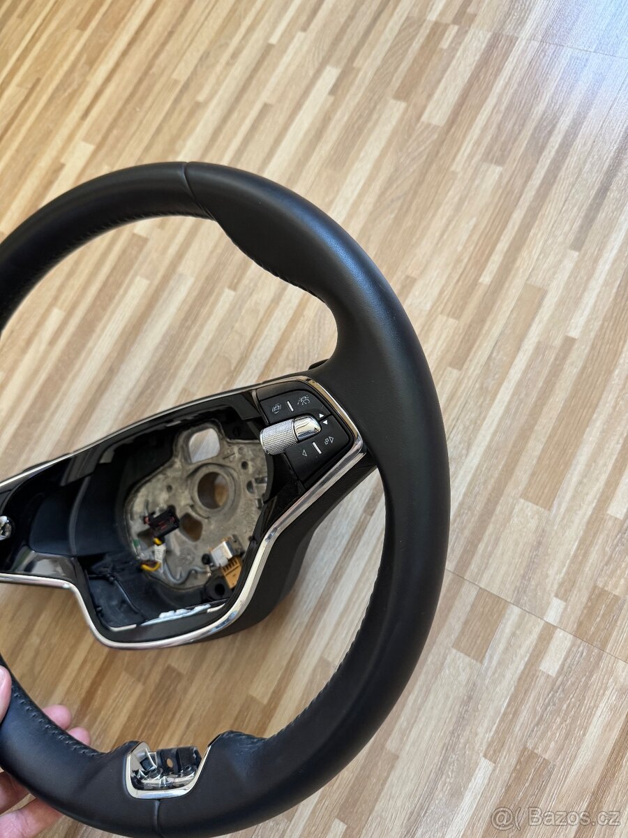 Multifunkční vyhřívaný kožený volant - 5