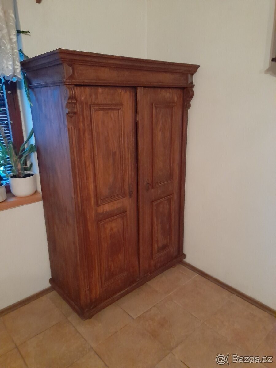 Skříň starozitna - 5