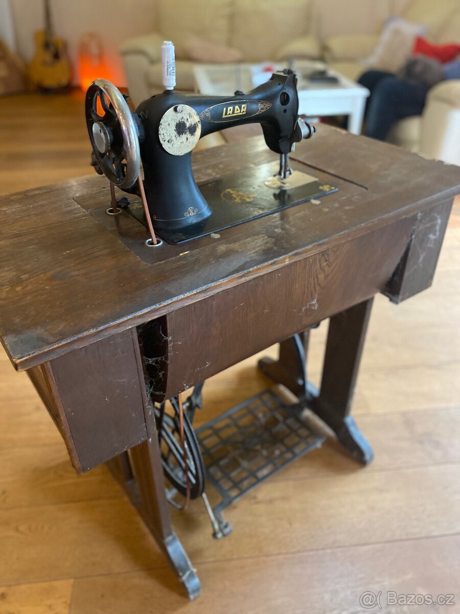 Dva za jednoho - staré šicí stroje - 5