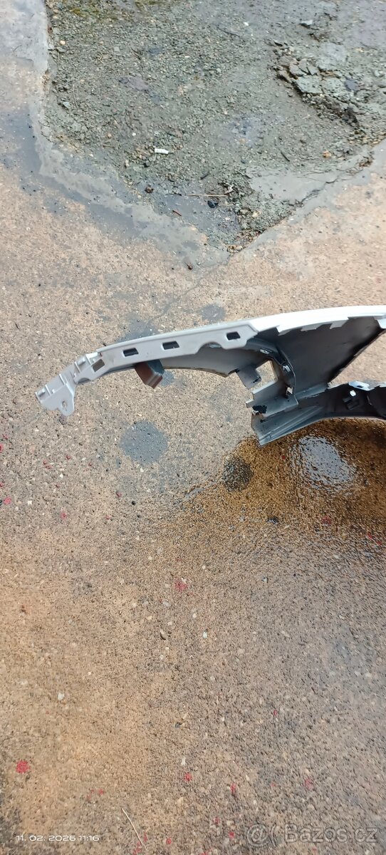 Prodám přední nárazník Vw Taigo - 5