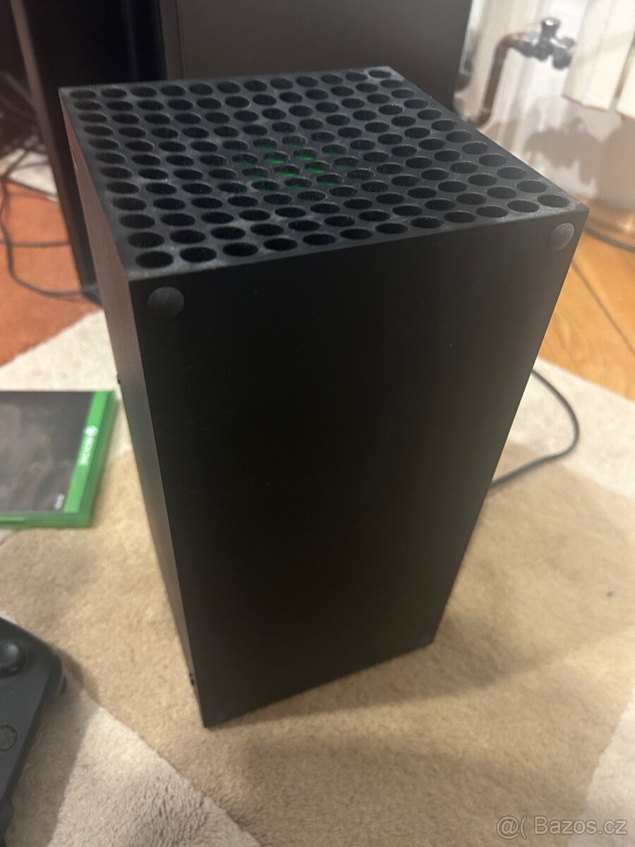 Xbox series X + 2 ovladače a 2 hry - 5