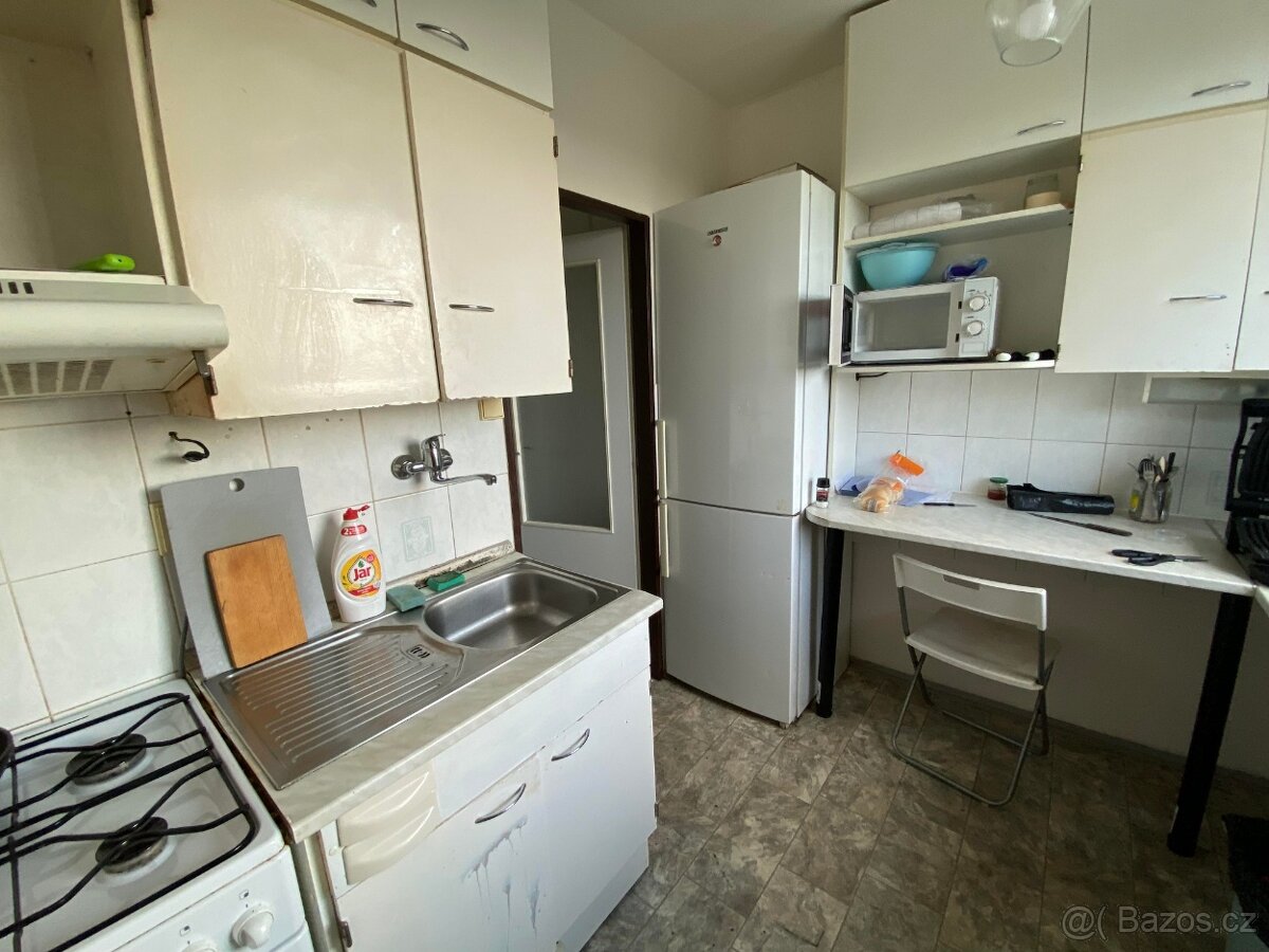 Pronájem — pokoj s trvalým pobytem pro pár na Hájích - 5