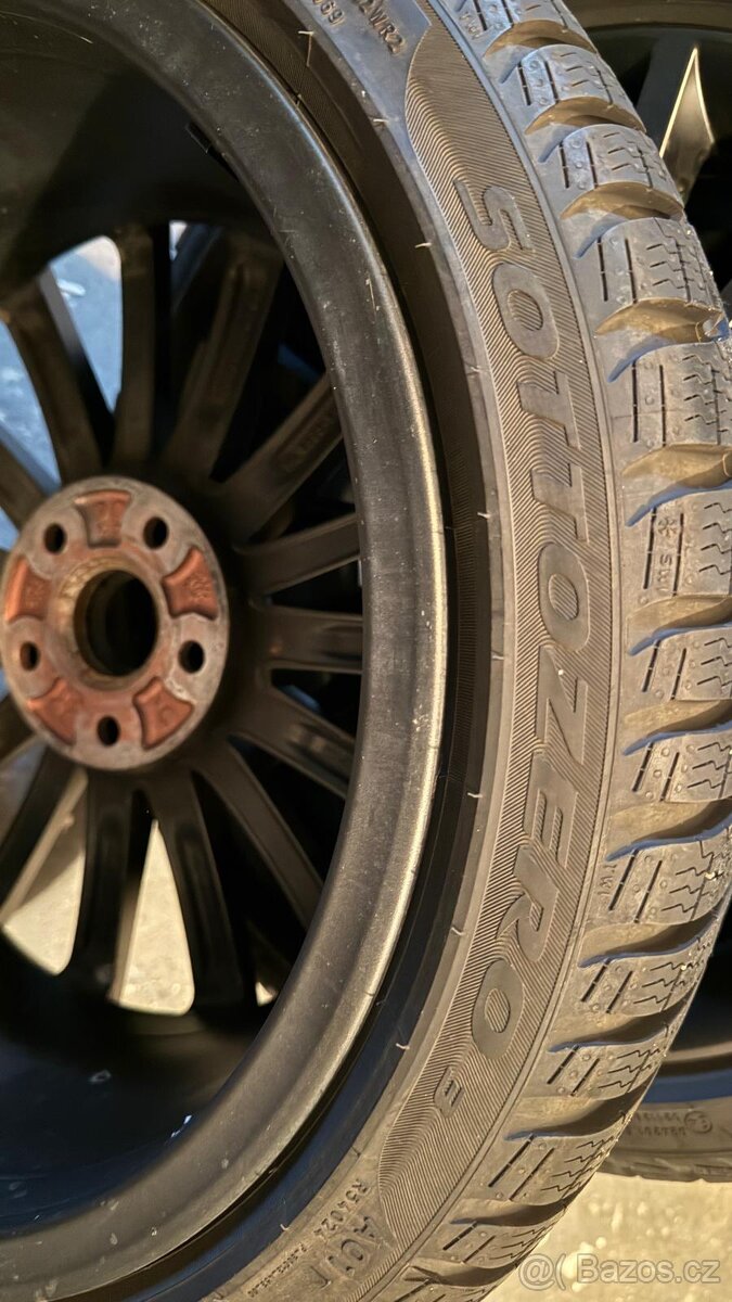 Alu kola Škoda Octavia 3 originál zimní pneu Pirelli 6,5mm - 5