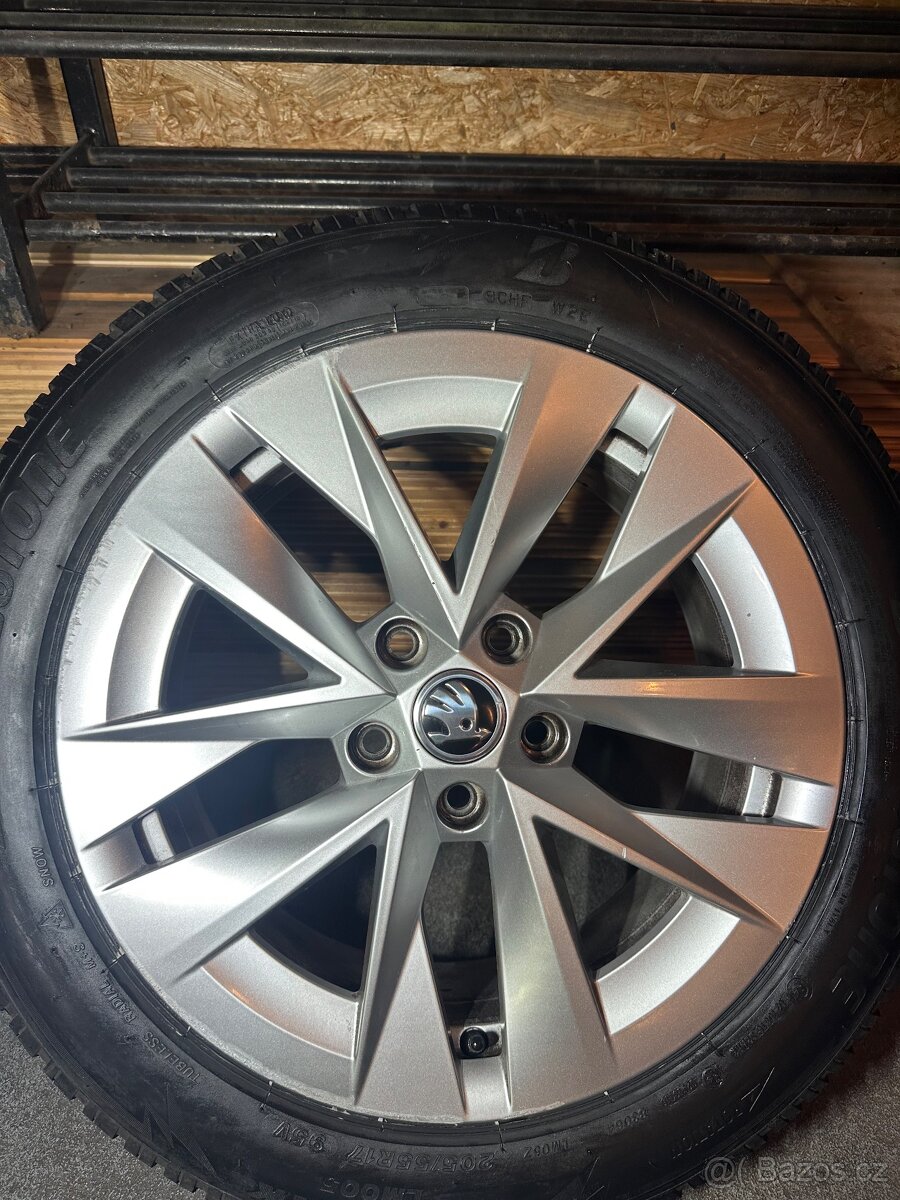 ALU Kola ŠKODA 5x112 R17 ROTARE Zánovní Zimní Pneu 205/55/17 - 5