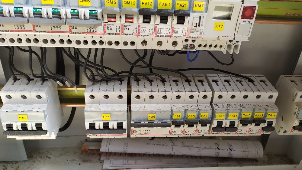 Rozvaděč nástěnná rozvodná skříň - 5