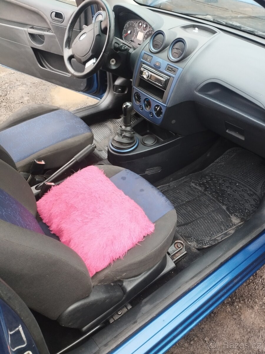 Prodám Ford fiesta 1'4 , LPG - 5