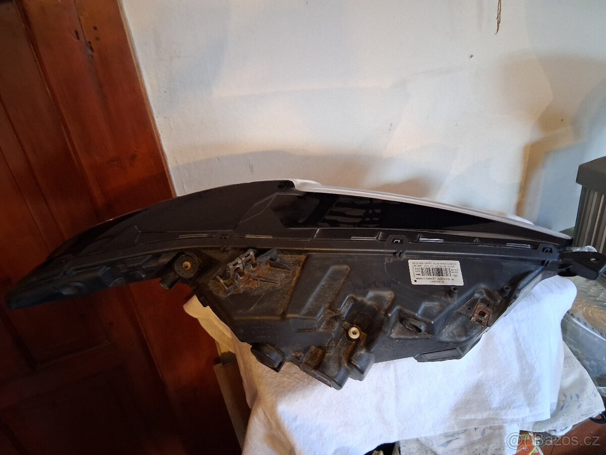 Toyota yaris predni svetlo - 5