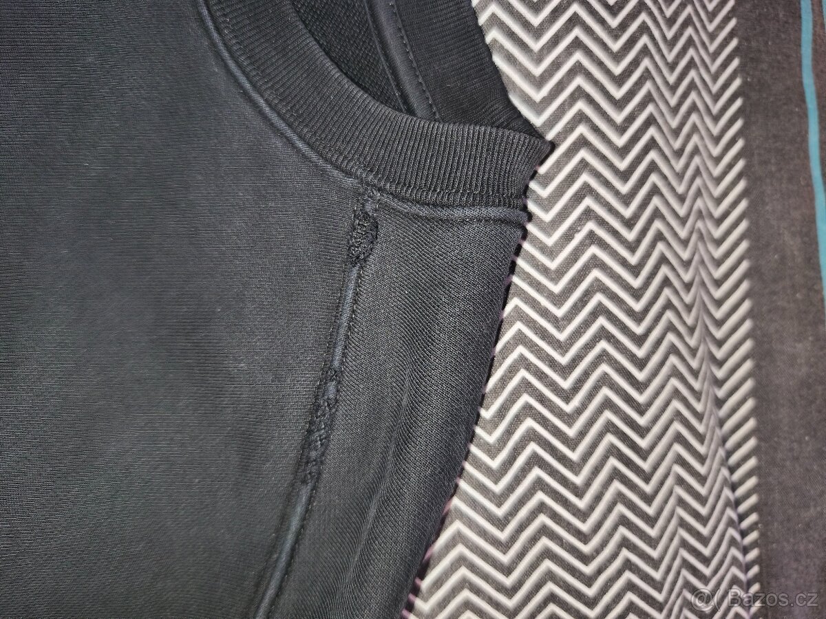 Moschinouomo pánská mikina . L - 5