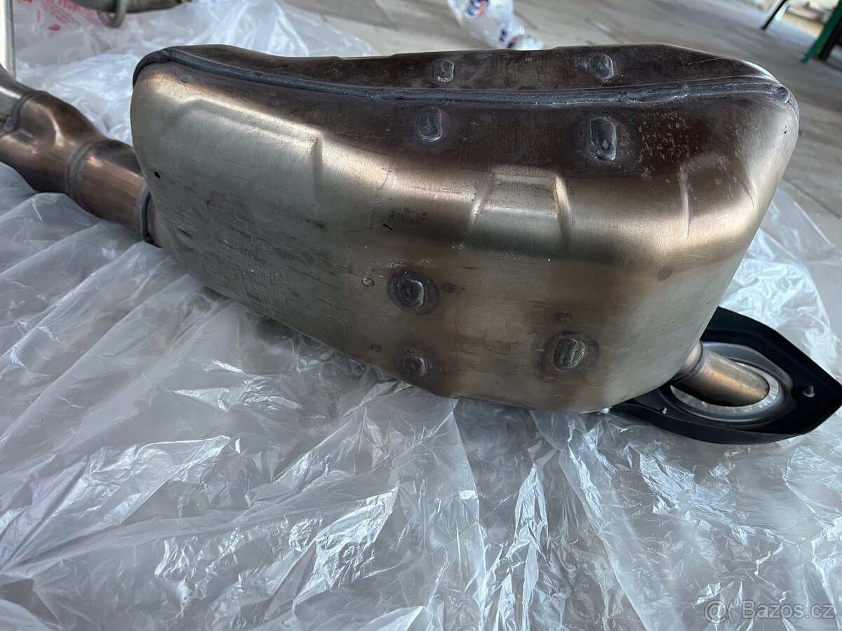 Výfuk Yamaha MT-09 - 5