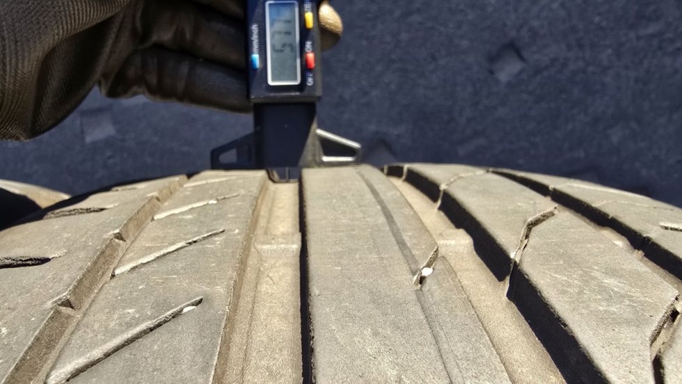 Letní pneumatiky 245/45/19 Continental - 5