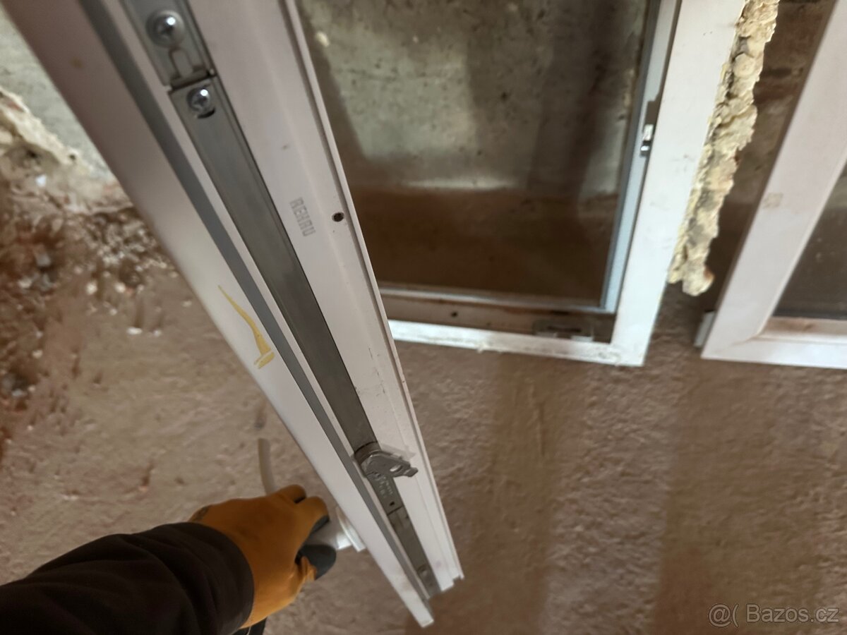2x starší plastová okna Rehau / ABC okna 60x90 - 5