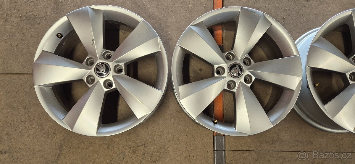 Alu kola originál Škoda 5x112 6,5x17 ET38 565 601 025 J - 5