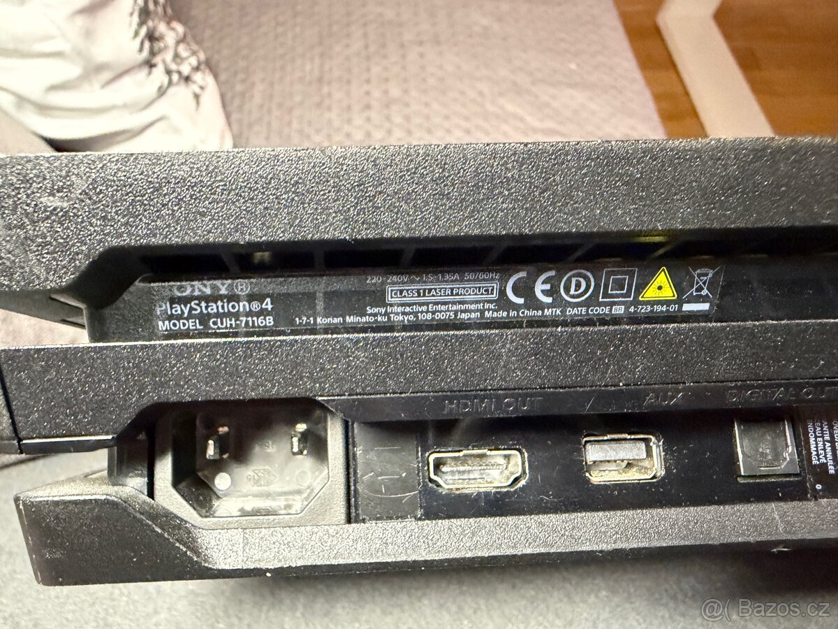 PS4 PRO + 2x dualshock - 5