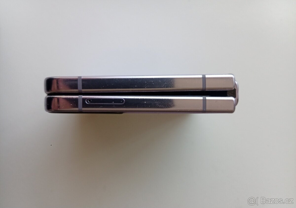 Samsung Galaxy Z Flip 4 - 5