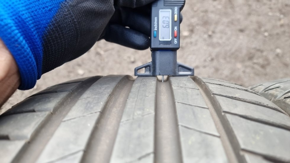 Letní pneu 225/40/19 Bridgestone - 5