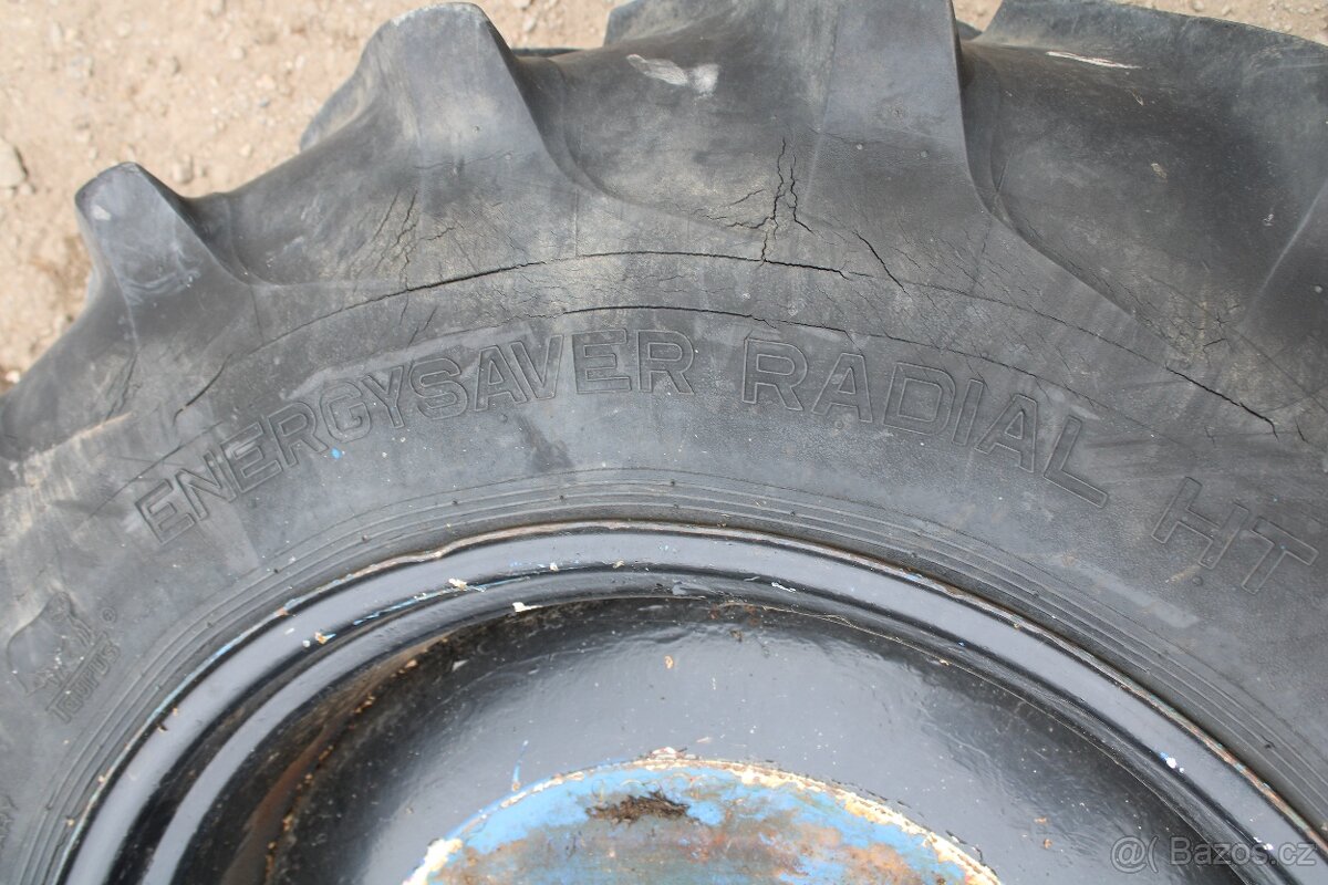 Zetor 8011 8145 zadní kola 16.9-34 vzorek 75% - 5