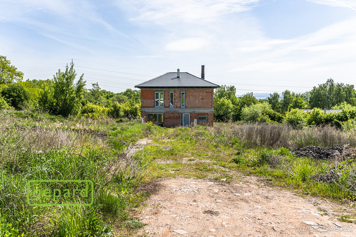 Prodej rozestavěného rodinného domu 200m2 s pozemkem 770m2, - 5