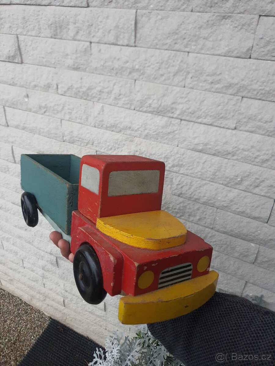 Starý dřevěný náklaďák - 5