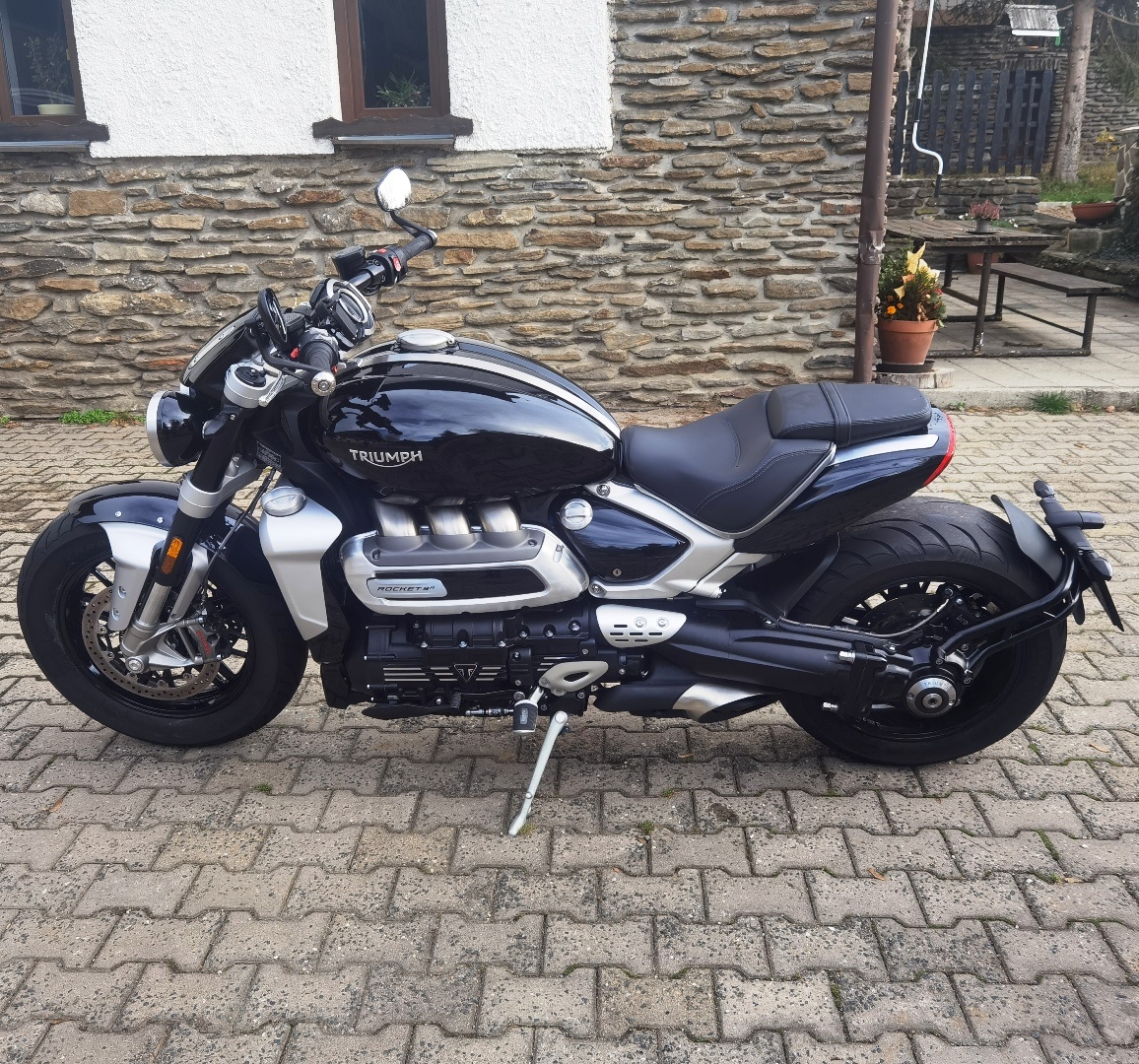 2022 Triumph Rocket 3 R Phantom Black QuickShifter - 5