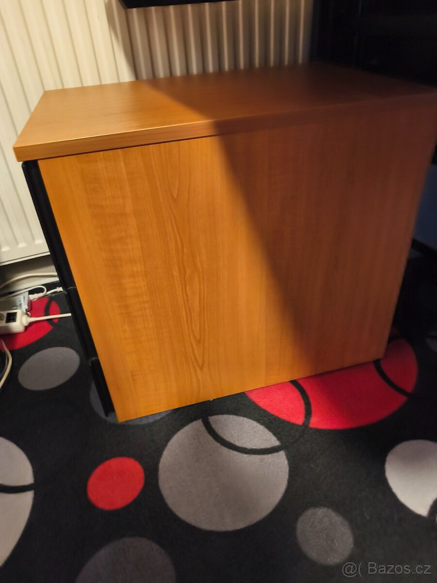 Kancelářský stůl - 5