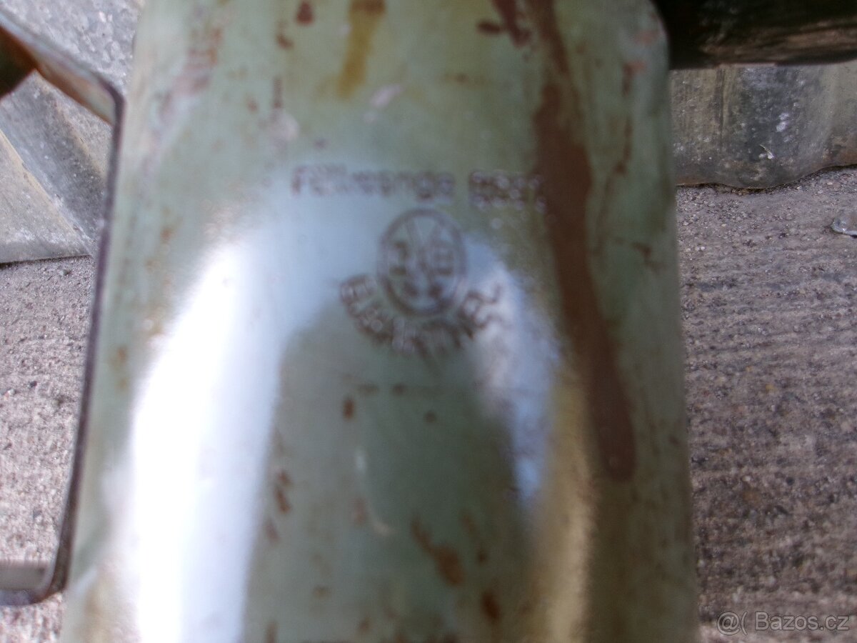 stará benzínová letlampa - 5