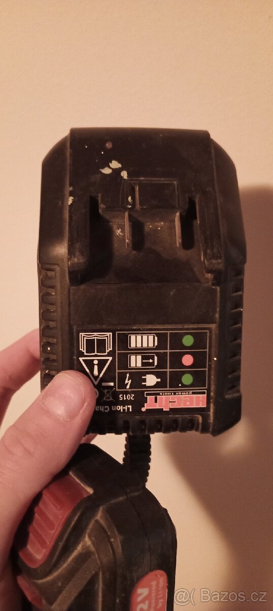 HECHT akumulátor a nabíječka - 5