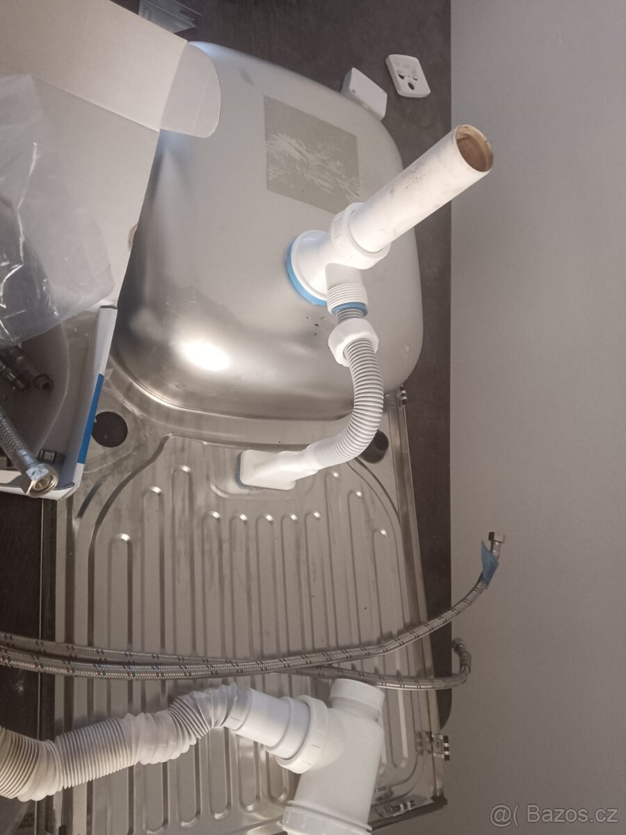 Kuchyňské pracovní desky a dřez s přísl. - 5