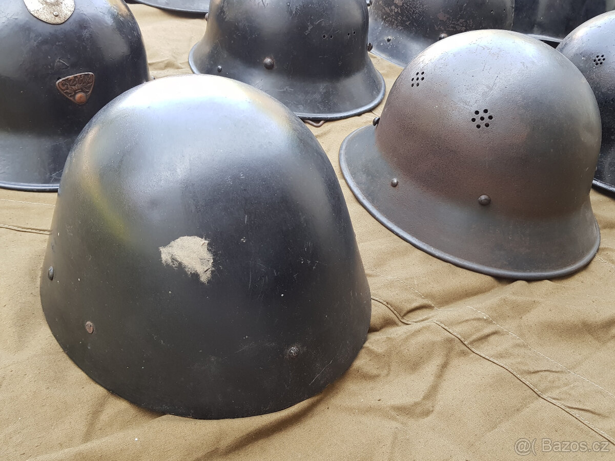 Staré hasičské přilby - 5