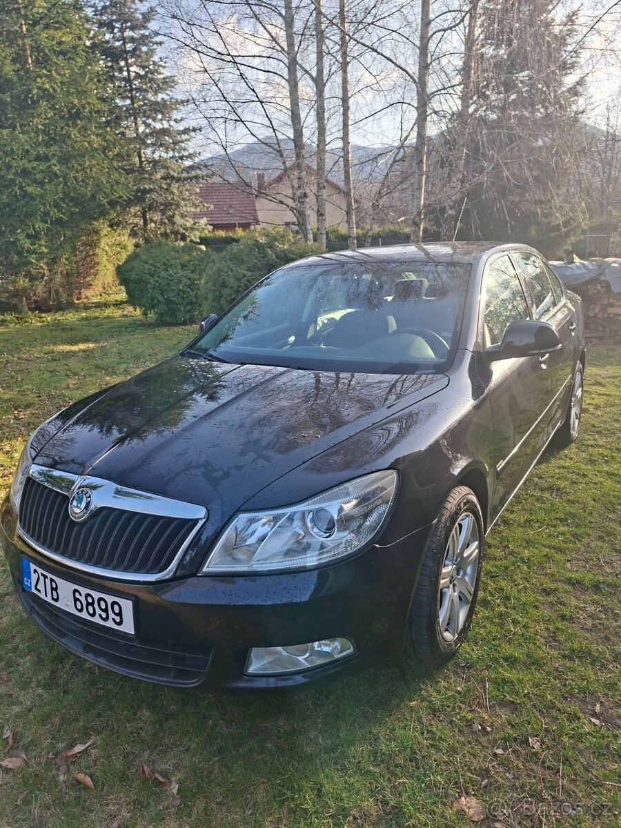 Škoda Octavia TSi černá barva - 5
