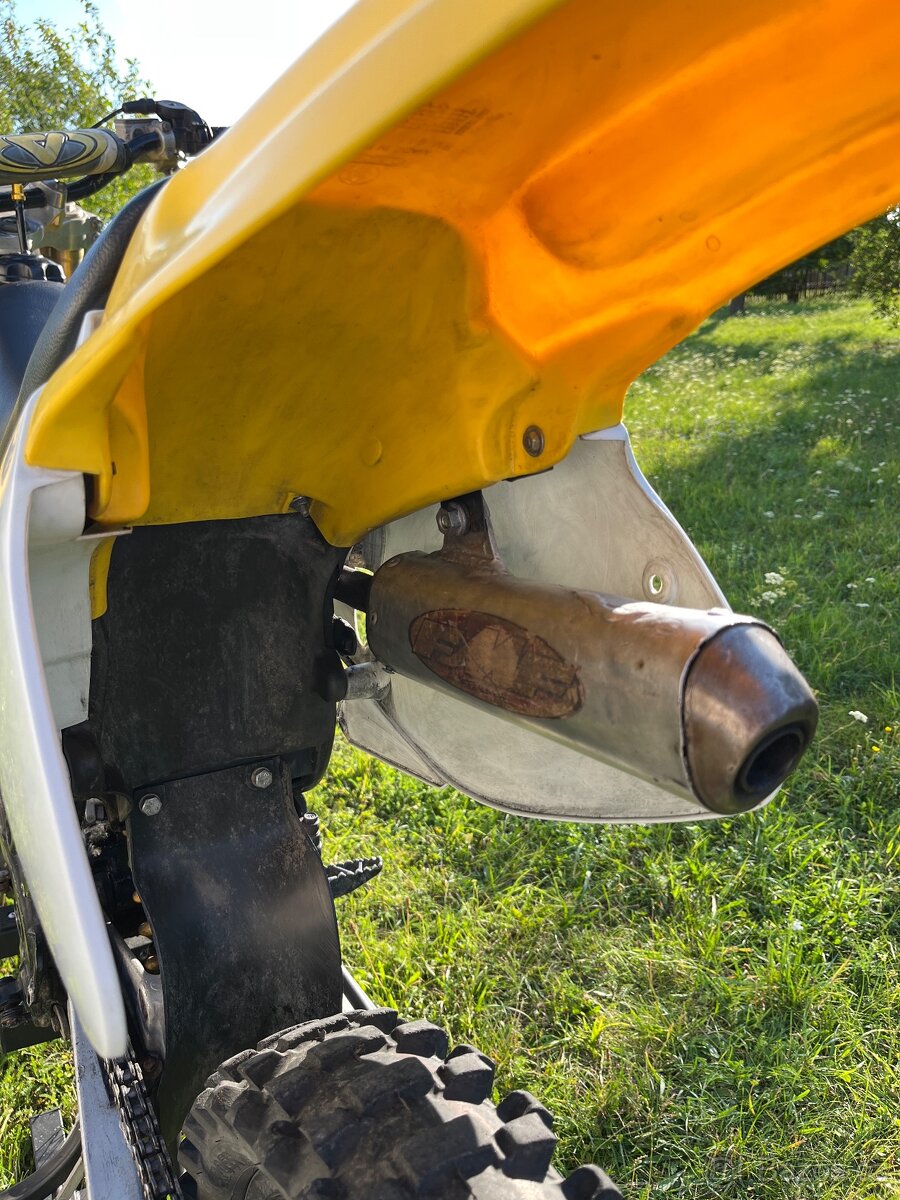 Suzuki RM125