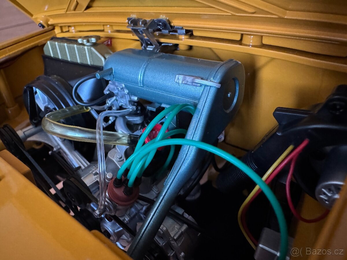 Škoda 100 1:8 DeAgostini kovový model - 5