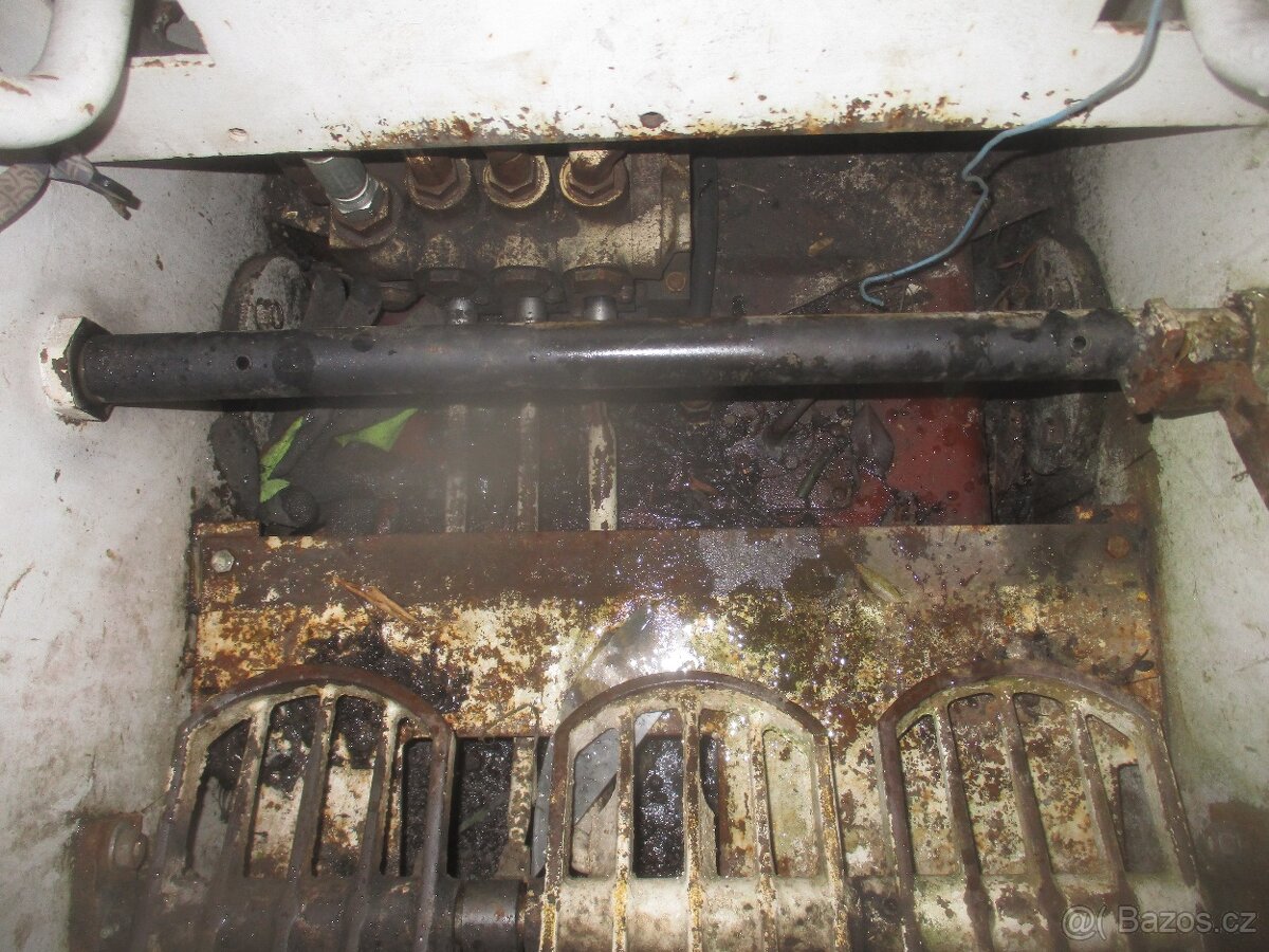 Nepojízdný smykový nakladač - 5