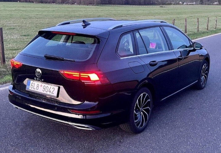 VW Golf 8 Variant 2.0 TDI DSG - 5