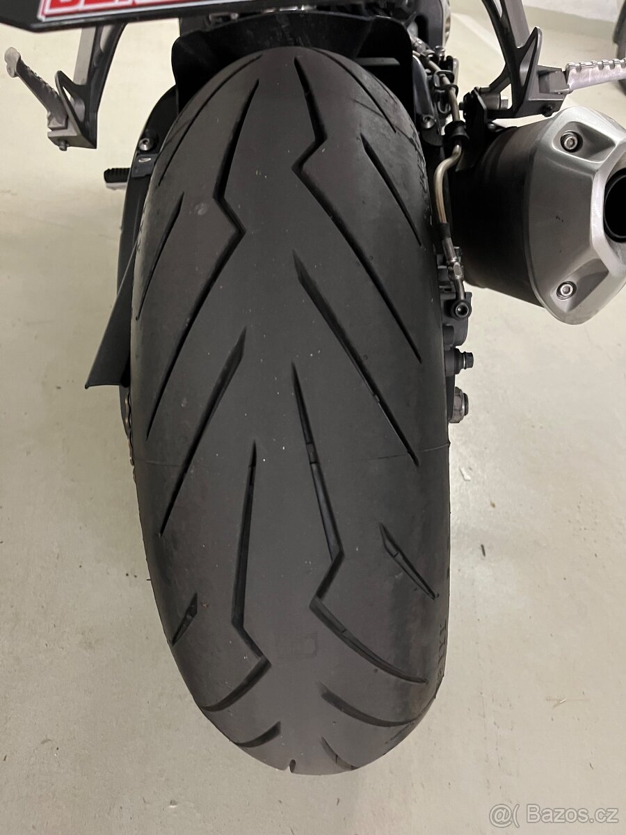Yamaha fz1 - 5