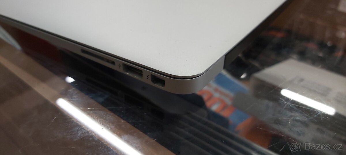 Apple MacBook Air 2017 - 5