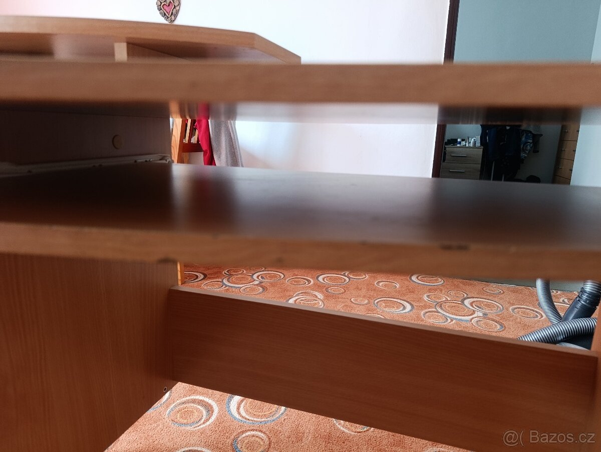 Počítačový stůl - 5