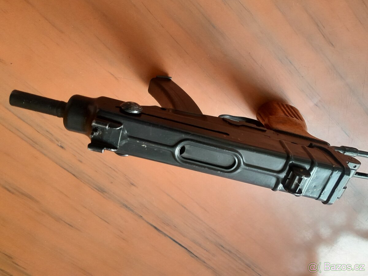 Znehodnoceny samopal vz 61 - 5