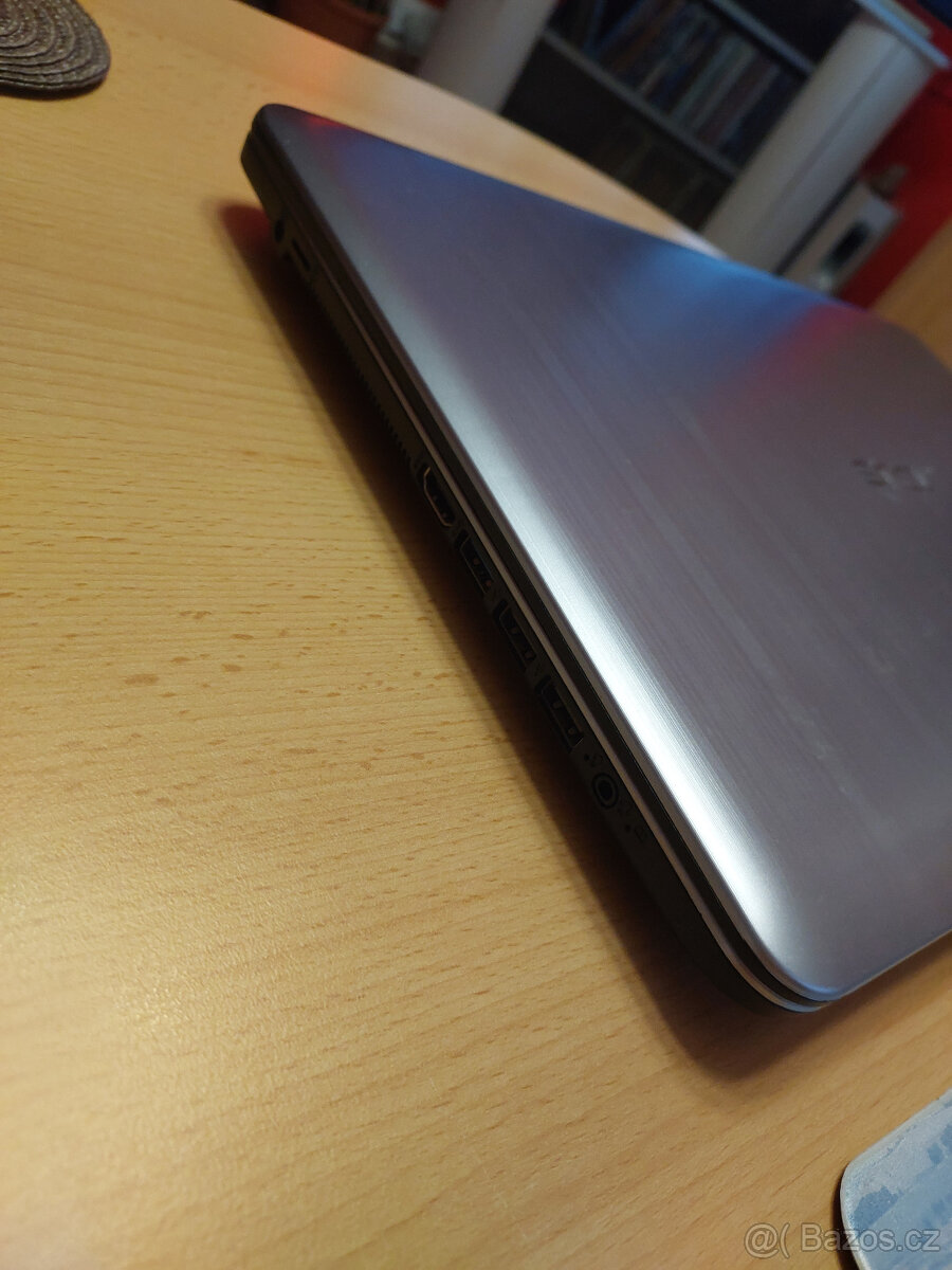 Asus VivoBook X540UAR Stav nového - 5