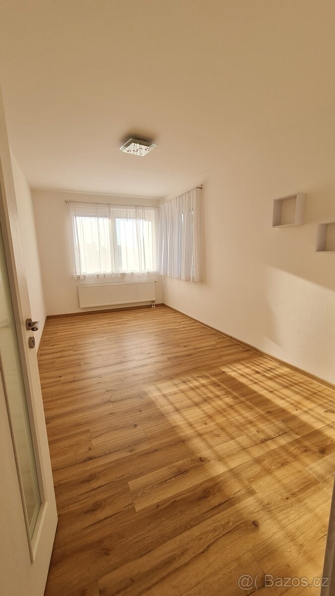 Pronájem bytu 3+kk • 77 m² bez RK - 5