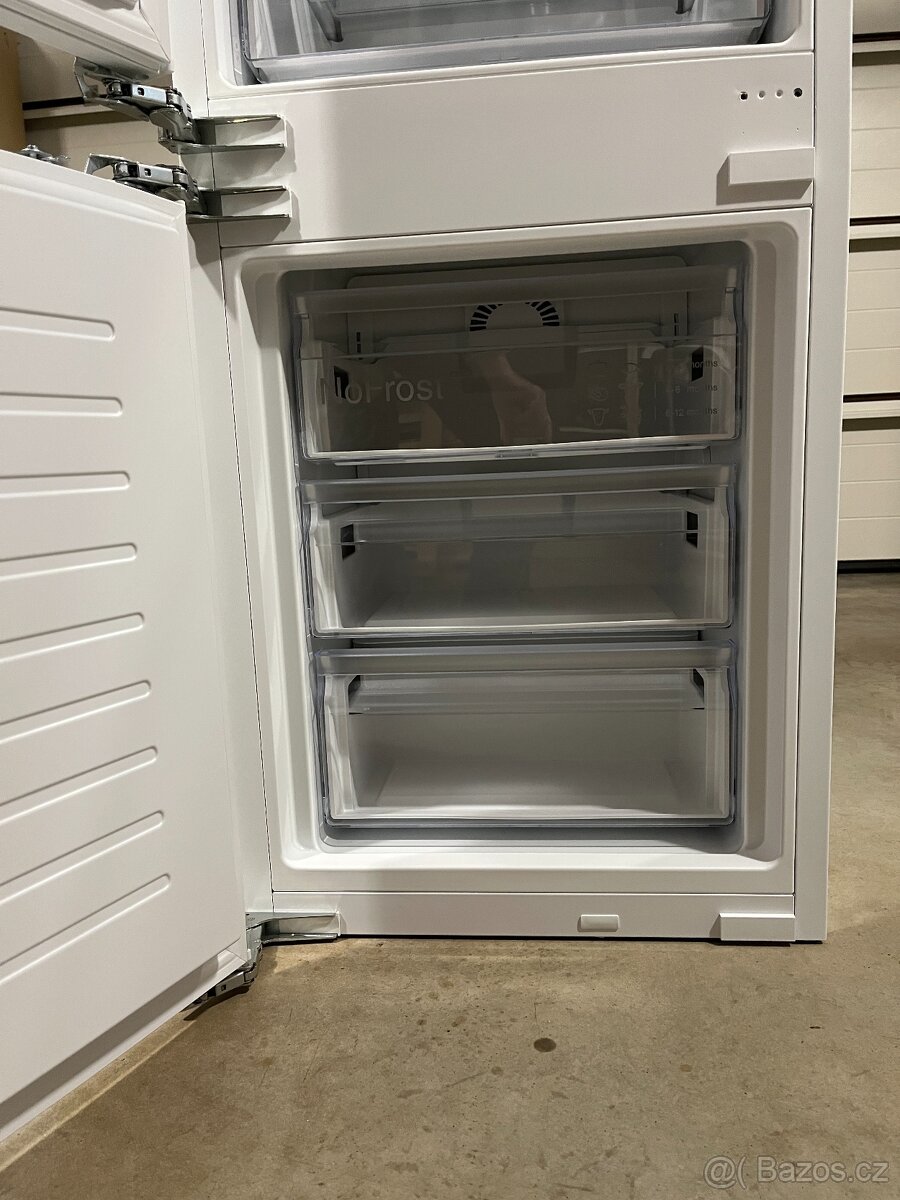 Vestavná lednice Bosch Serie 4 KIN96VFD0 / nová / záruka - 5