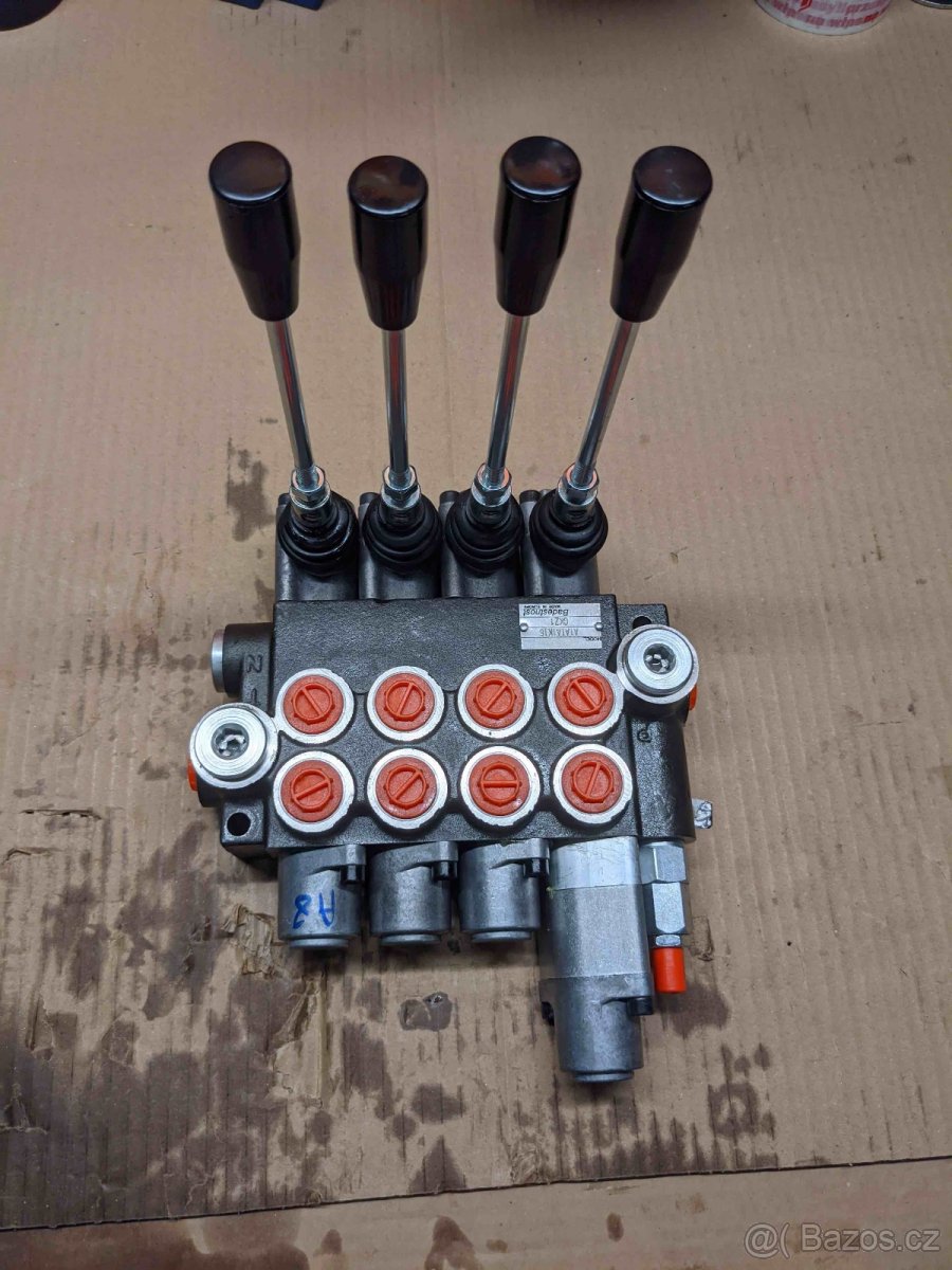 Hydraulický čtýřísekční rozvaděč Badeshtnost - 5