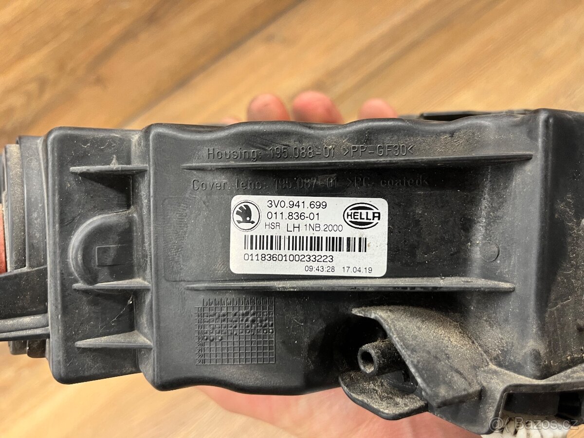 Superb 3 leva přední mlhovka predface - 5