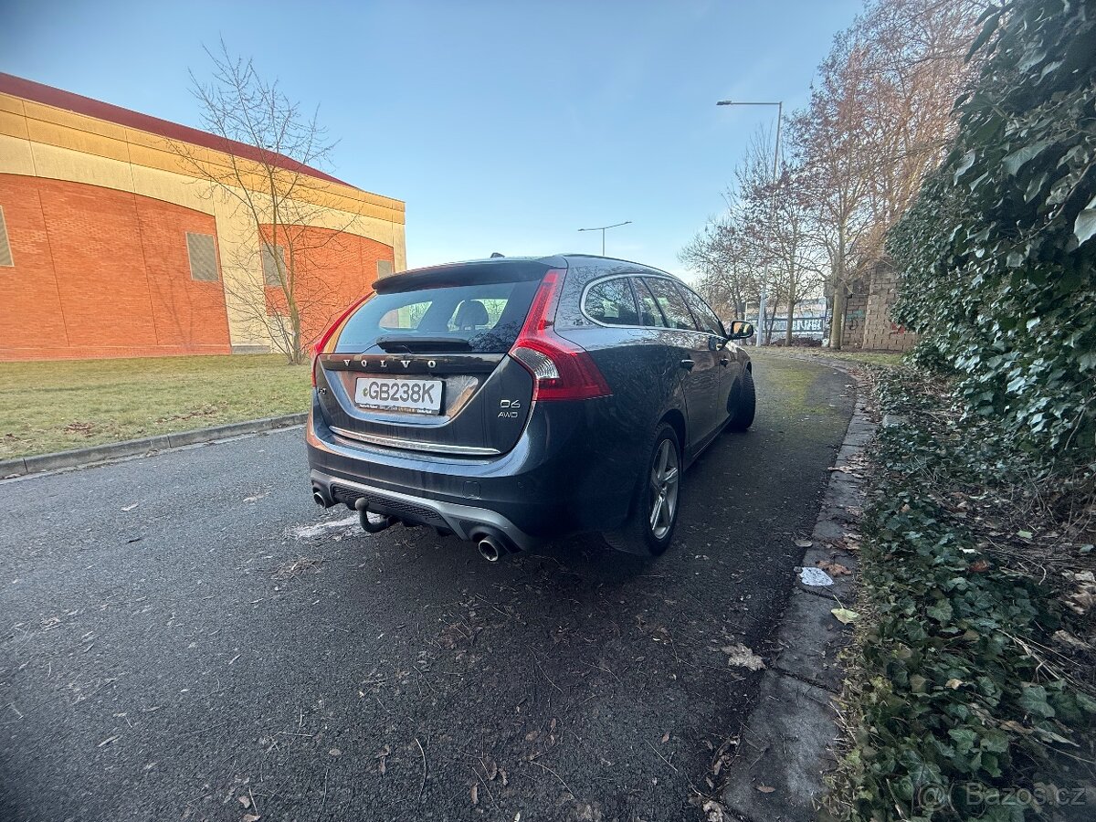 Volvo V60 hybrid.R-design 4x4 - 5
