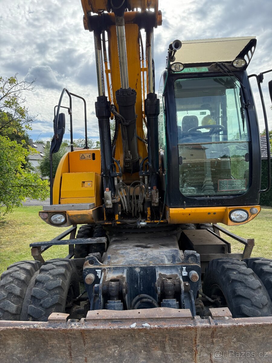 Kolový bagr JCB JS175W - 5