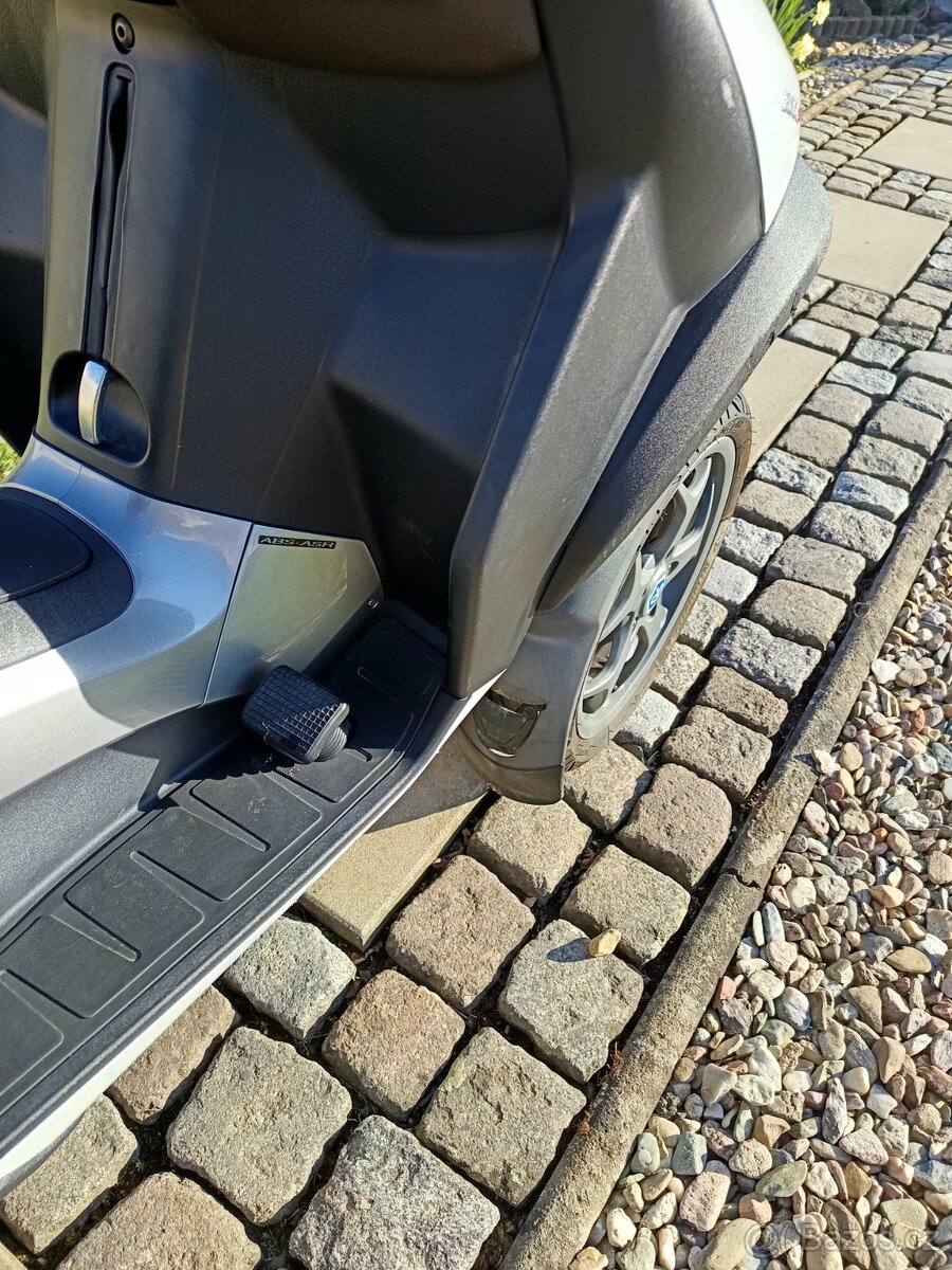 Piaggio MP3 - 5