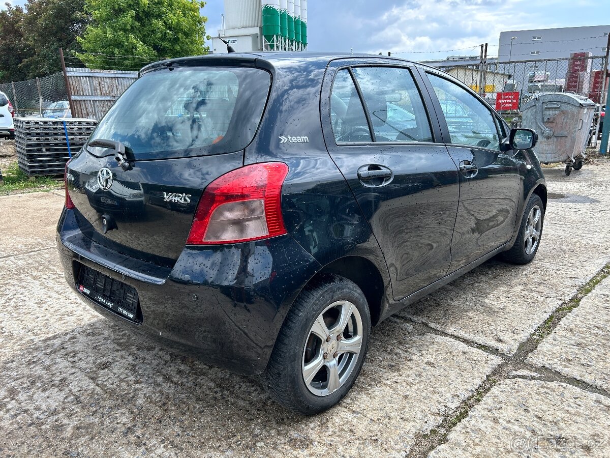 Toyota Yaris - 5
